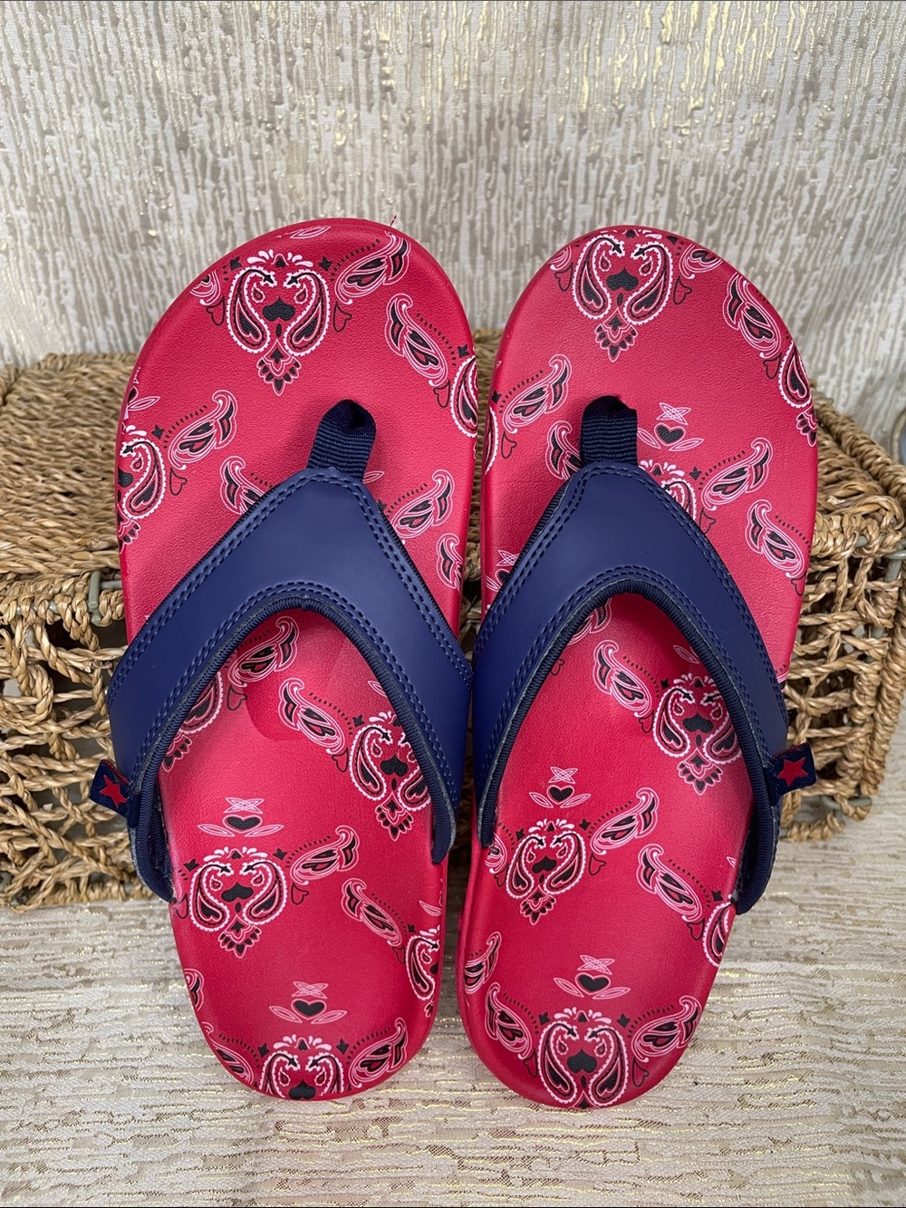 SPENCO Red Bandana Print Flip Flops with Navy Straps Sz 8